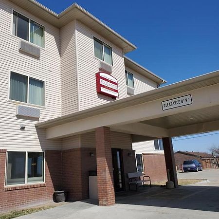 Fairbury The Edgewood Hotel And Suites מראה חיצוני תמונה