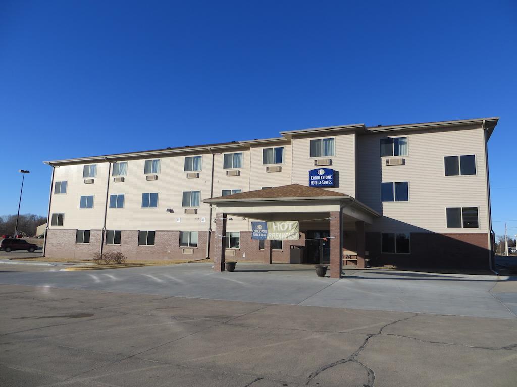 Fairbury The Edgewood Hotel And Suites מראה חיצוני תמונה
