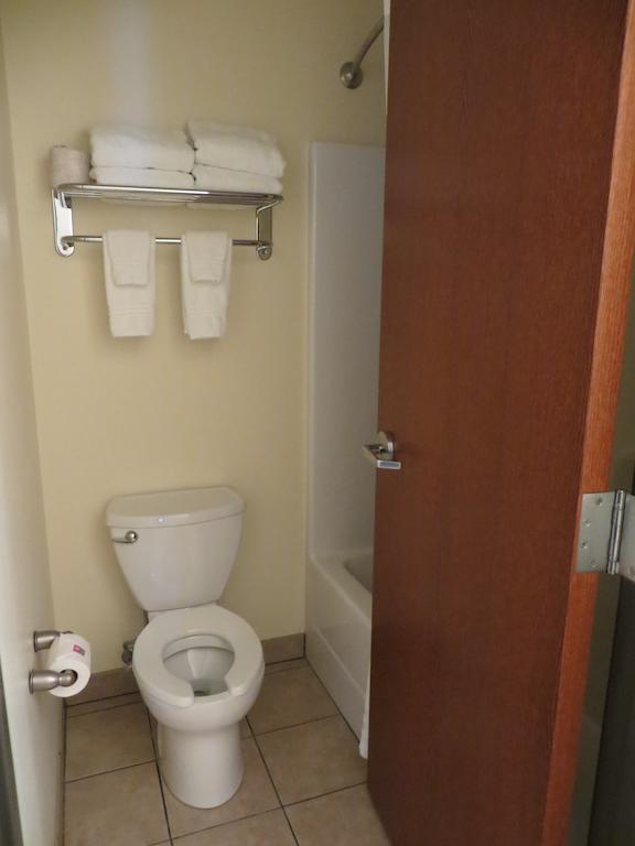 Fairbury The Edgewood Hotel And Suites מראה חיצוני תמונה