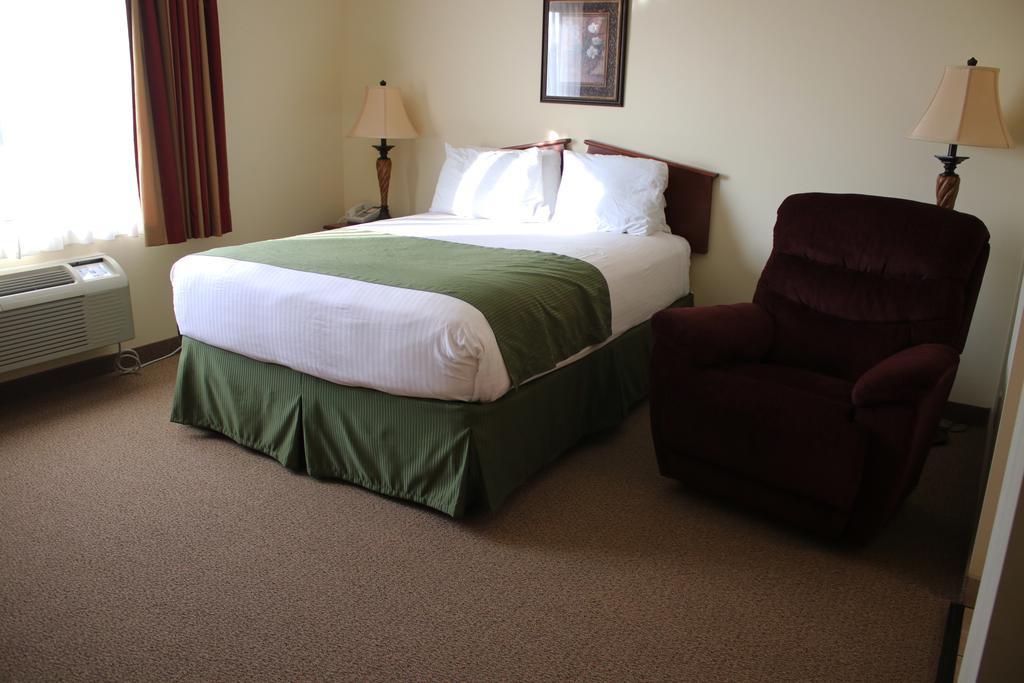 Fairbury The Edgewood Hotel And Suites מראה חיצוני תמונה