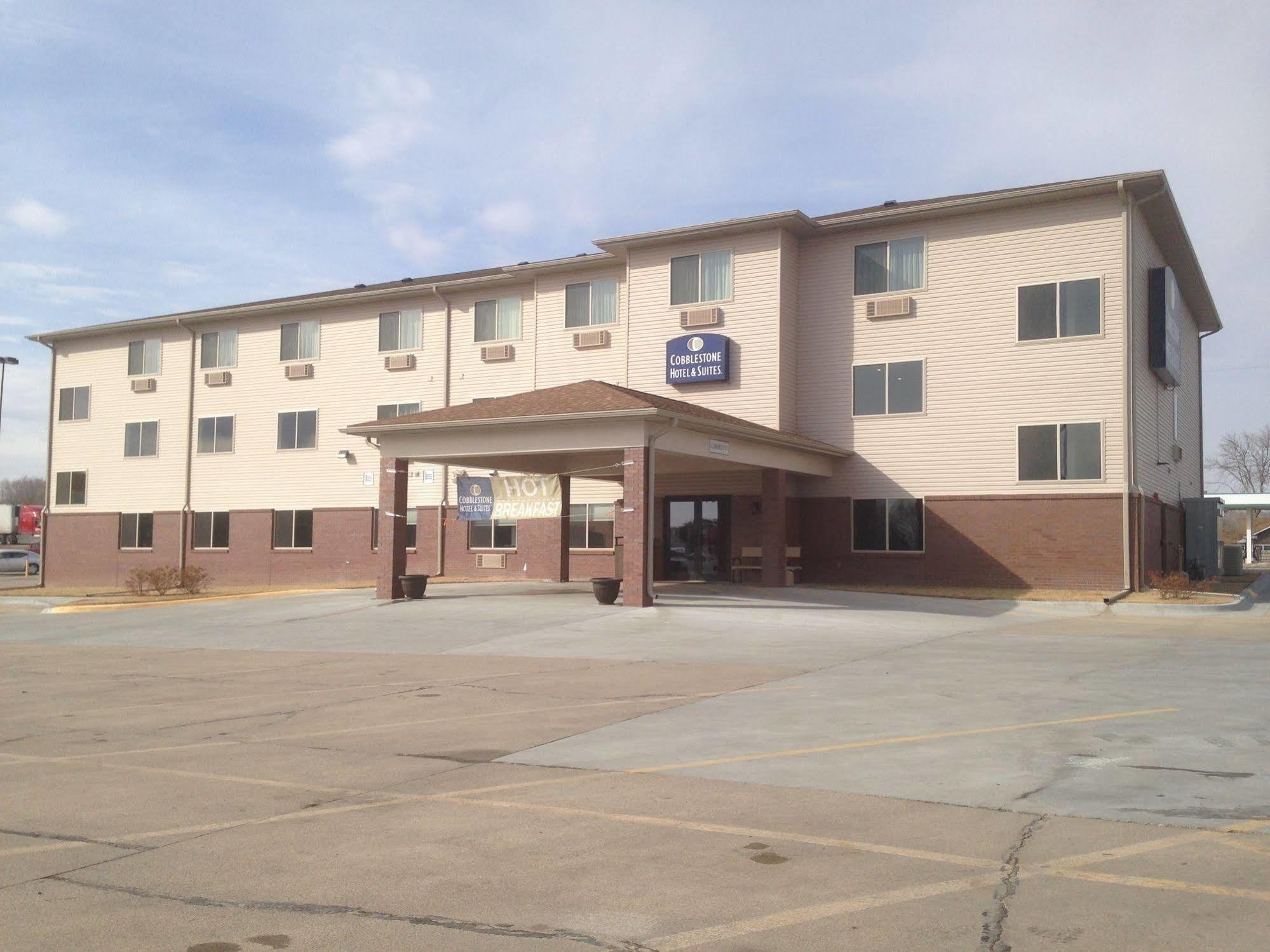 Fairbury The Edgewood Hotel And Suites מראה חיצוני תמונה