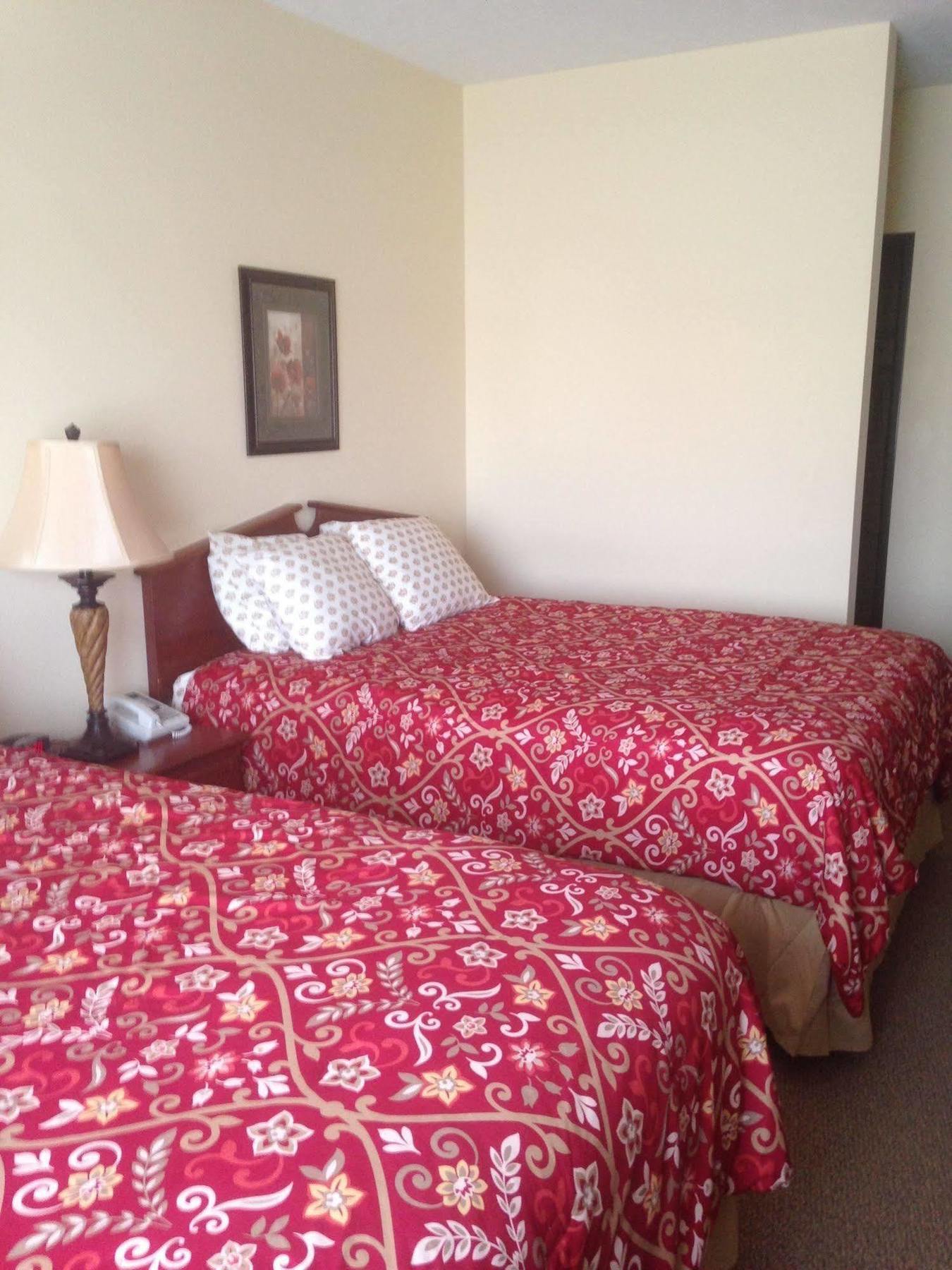 Fairbury The Edgewood Hotel And Suites מראה חיצוני תמונה