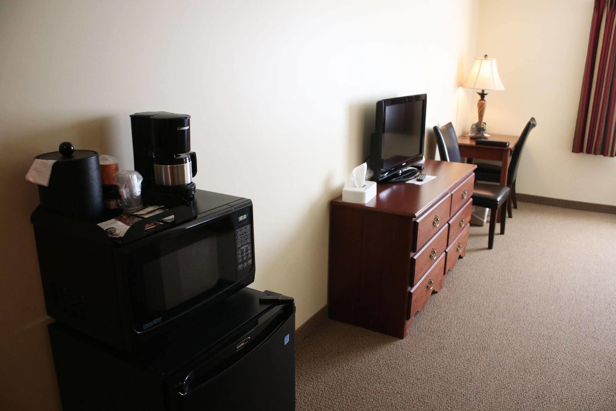Fairbury The Edgewood Hotel And Suites מראה חיצוני תמונה
