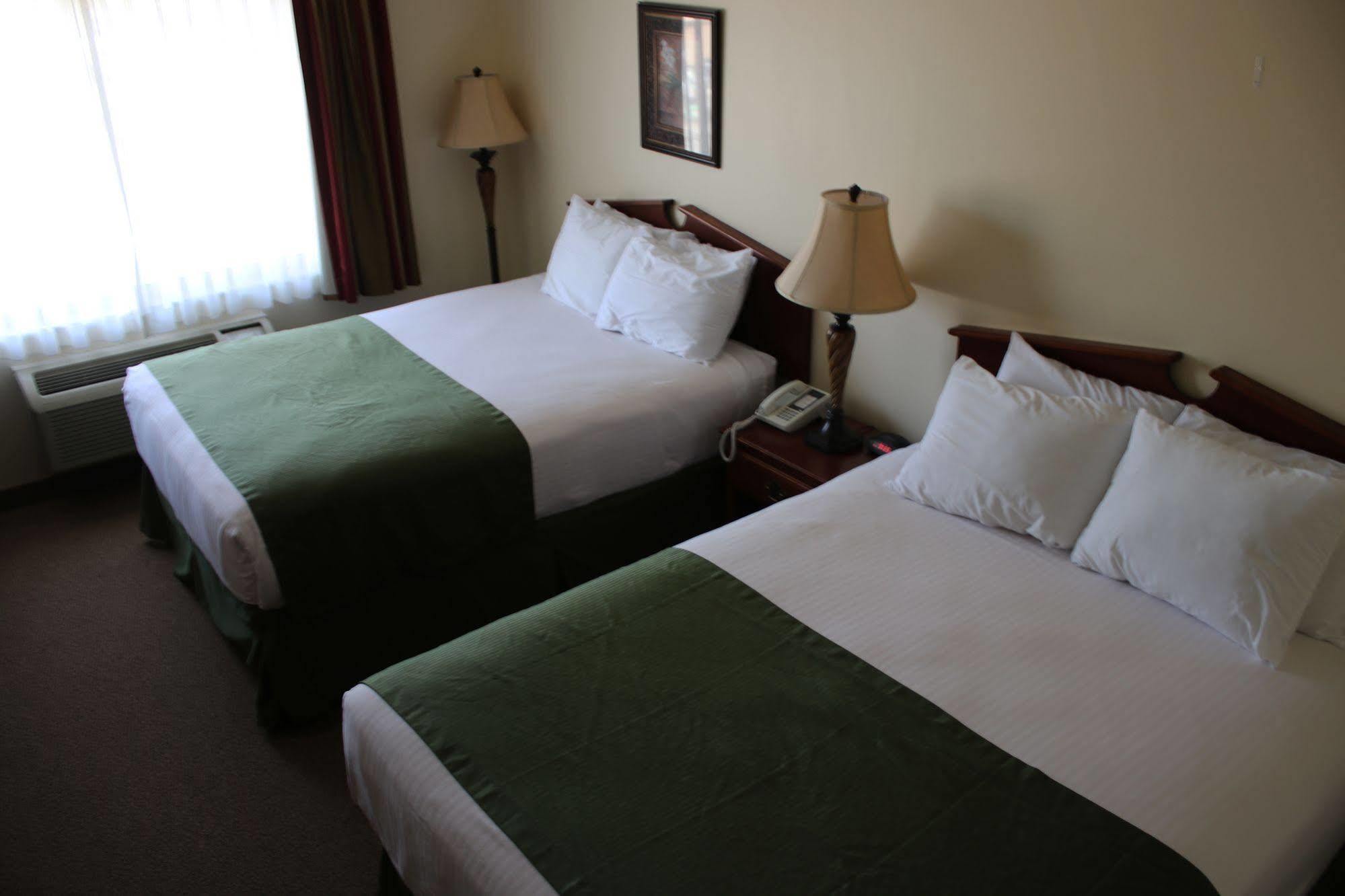 Fairbury The Edgewood Hotel And Suites מראה חיצוני תמונה