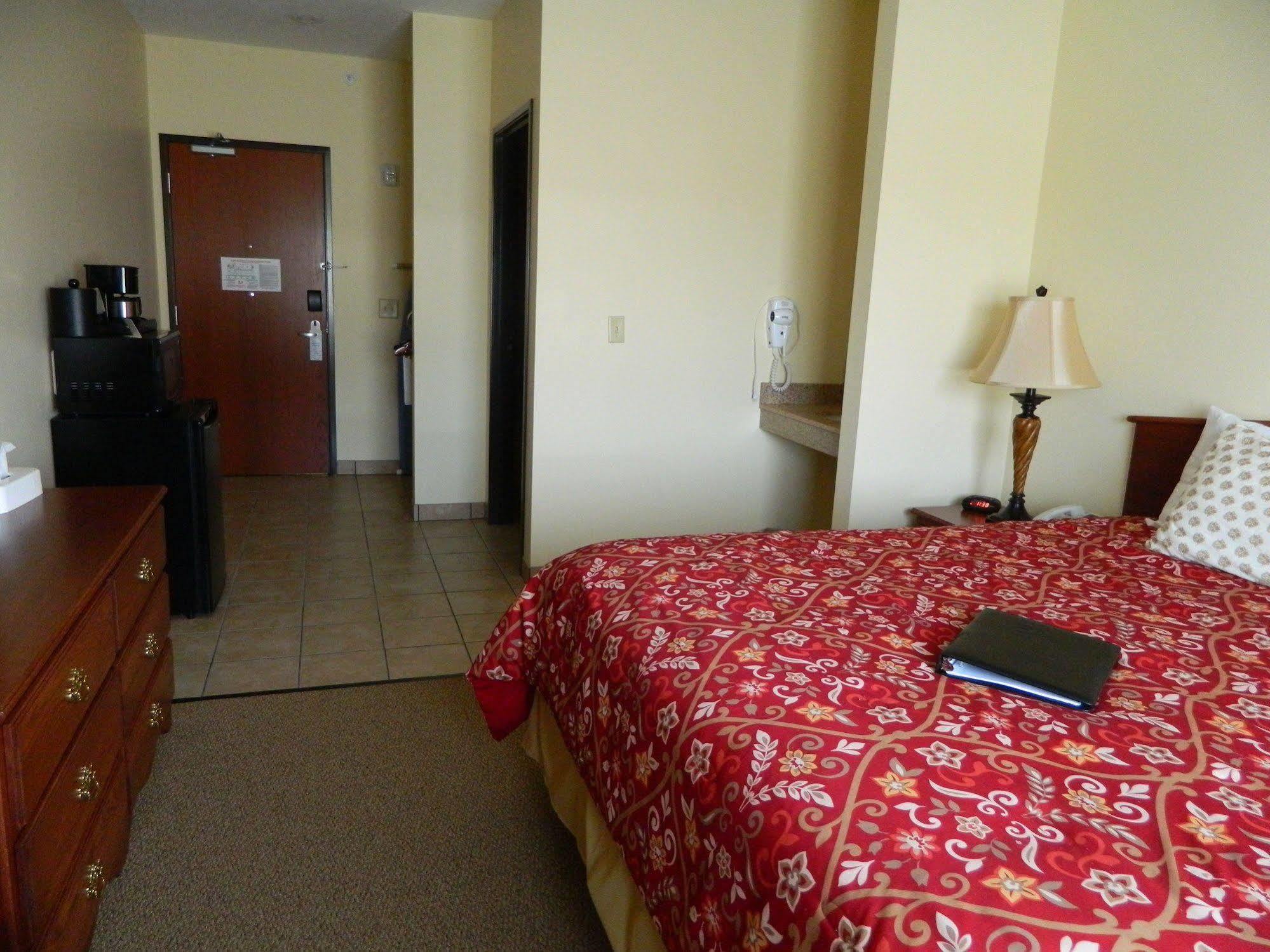 Fairbury The Edgewood Hotel And Suites מראה חיצוני תמונה