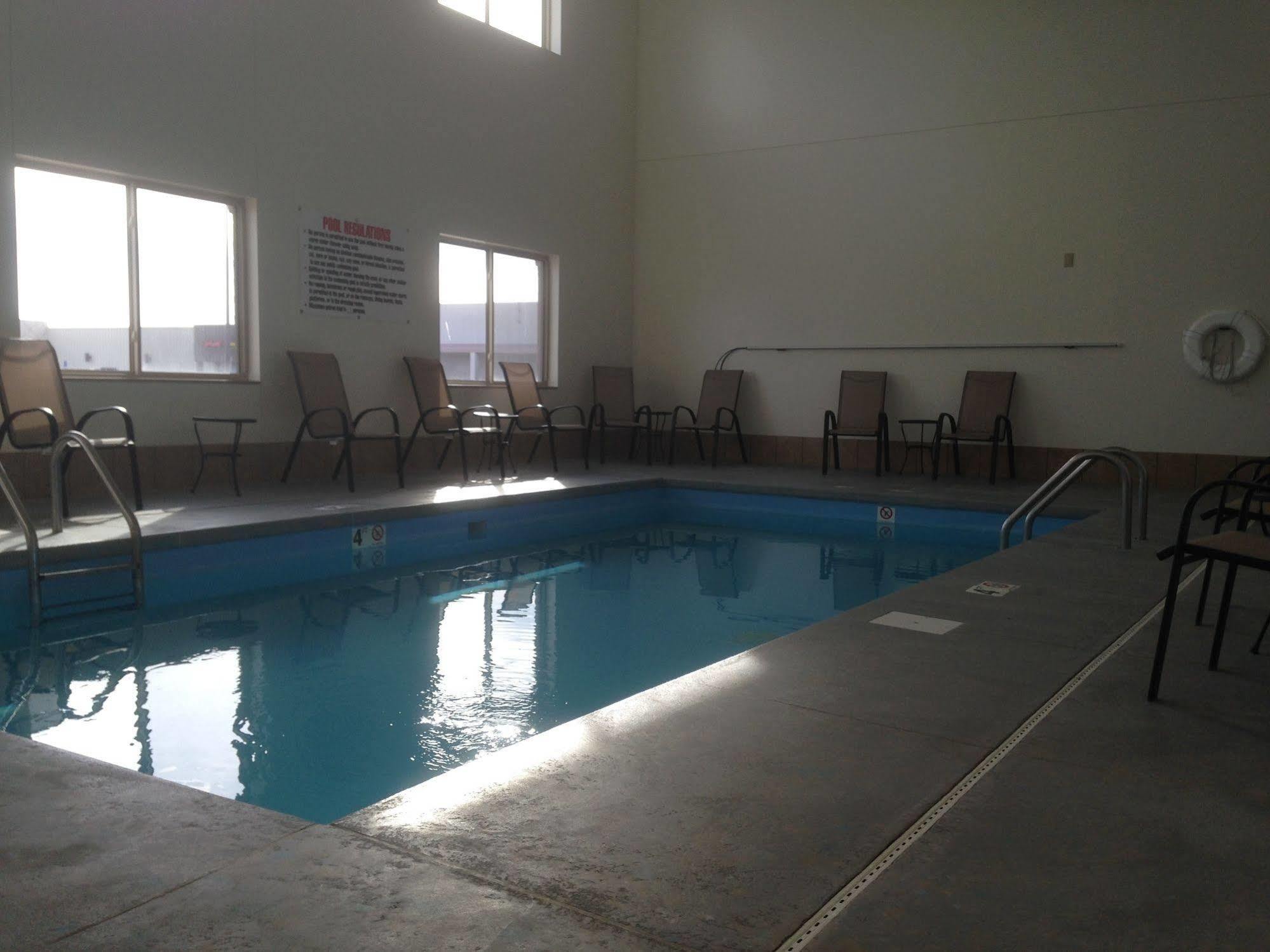 Fairbury The Edgewood Hotel And Suites מראה חיצוני תמונה
