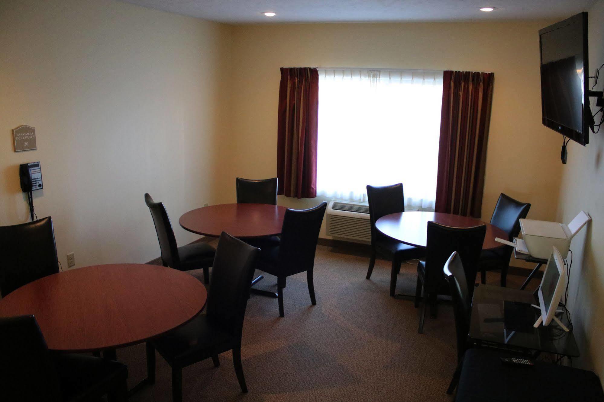Fairbury The Edgewood Hotel And Suites מראה חיצוני תמונה