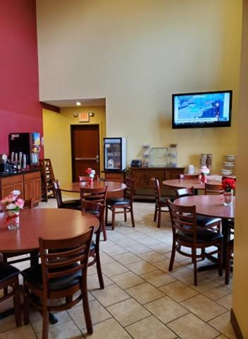 Fairbury The Edgewood Hotel And Suites מראה חיצוני תמונה